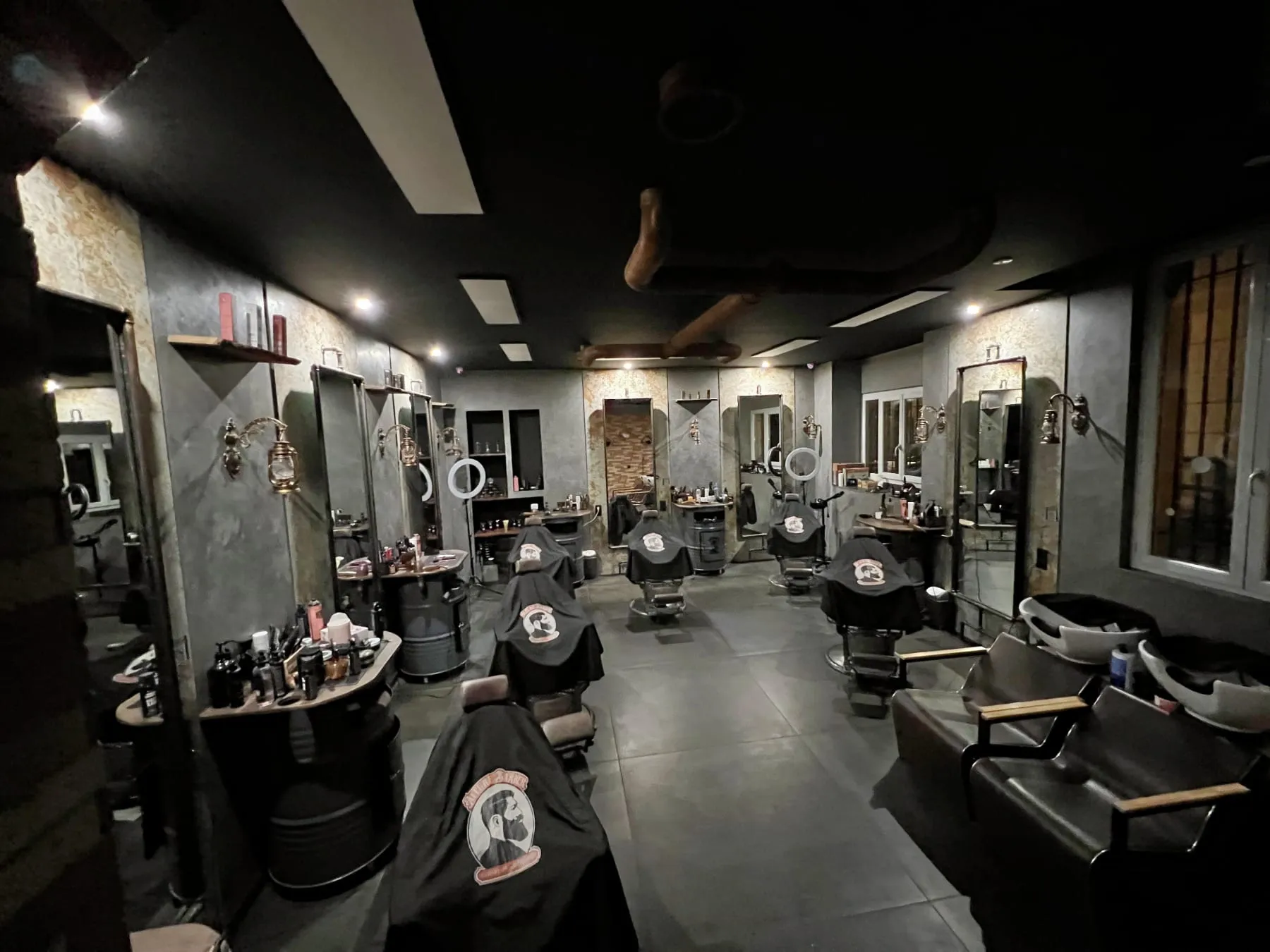 Le salon vu en grand angle.